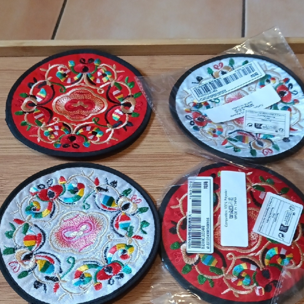 Source Unknown Red and Green Kitchen Linens